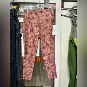 Athleta Salutaion Stash pocket 7/8th